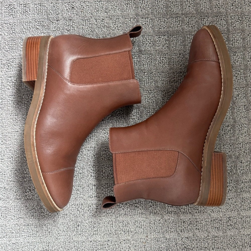 Classic Women’s Chelsea Ankle Boots in Brown